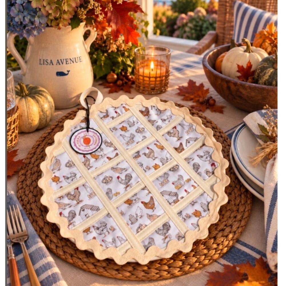 Chicken Pot Pie / Hot Pad / NEW / Quilted Cotton / washable / 11" trivet